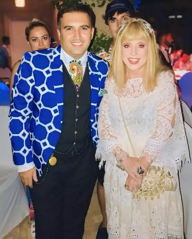 Hacı Nuran Alla Puqaçova ilə şəkillərini paylaşdı