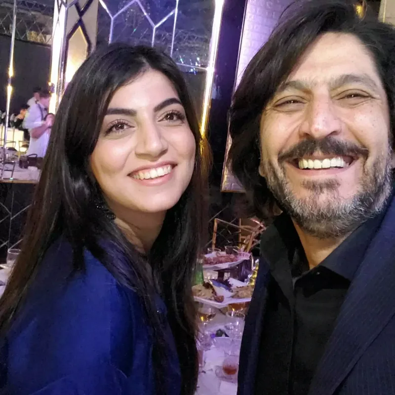 İlqar Mikayıloğlu oğlu və gəlini ilə