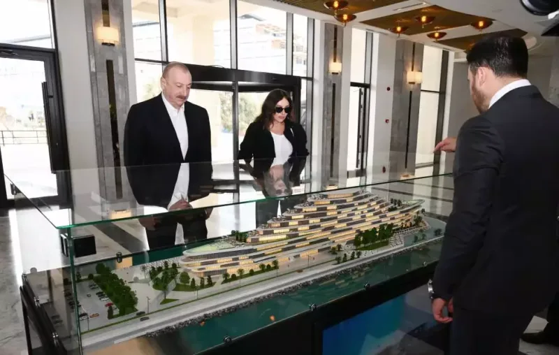 Prezident ailəsi ilə “Sea Breeze”dəki layihələrlə tanış oldu - Fotolar