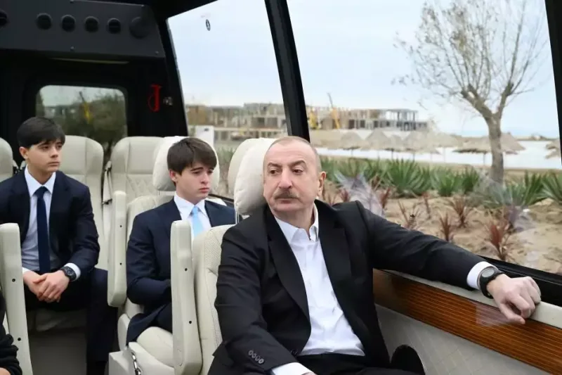 Prezident ailəsi ilə “Sea Breeze”dəki layihələrlə tanış oldu - Fotolar