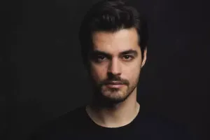 “Gönül dağı”nın aktyoru qəzaya düşdü