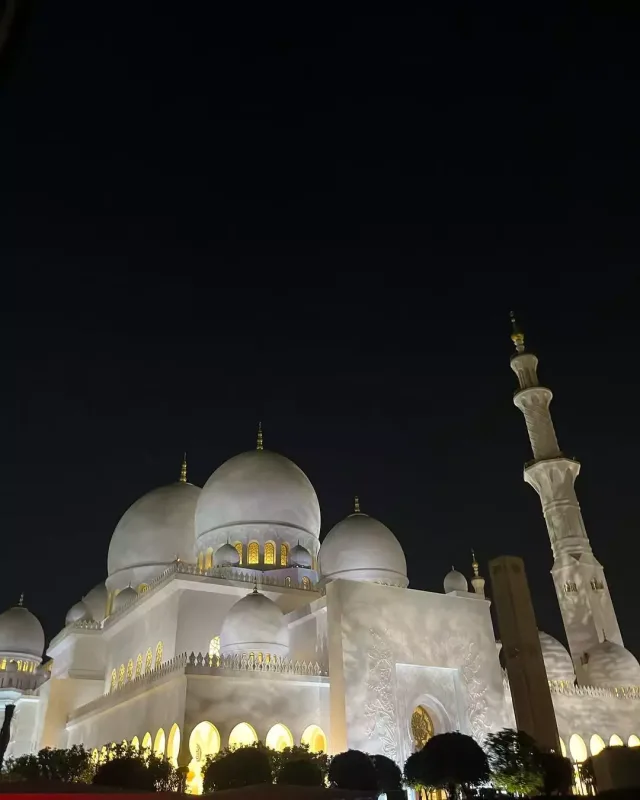 Ronaldonun xanımı Şeyx Zayeddə