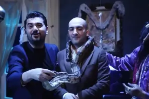 İlan Nicatın boynuna sarıldı