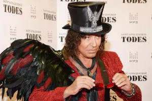 Xalq artisti Avropadakı çıxışlarından milyonlar qazanır