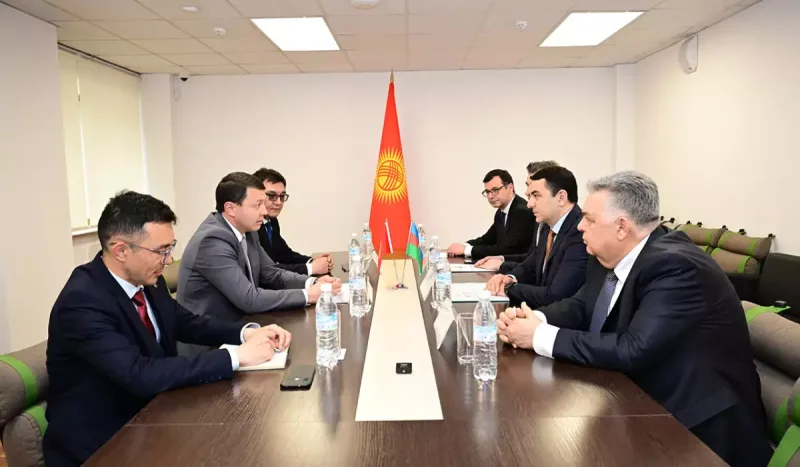 Adil Kərimli Bişkekdə qırğız həmkarı ilə görüşüb