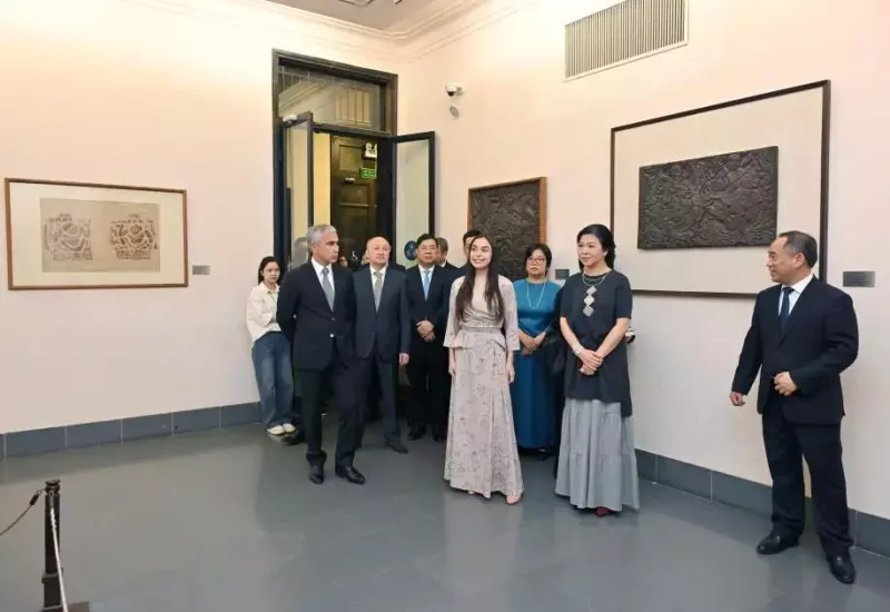 Leyla Əliyeva Vyetnamda muzeydə - Fotolar