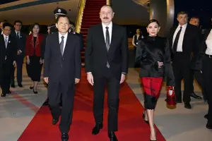 Prezidentlə xanımı Çindədir - Fotolar