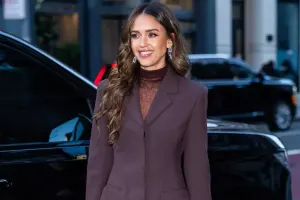 Cessika boşandığı əri ilə bir arada