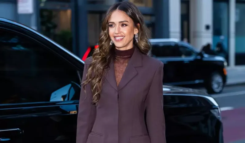 Cessika boşandığı əri ilə bir arada