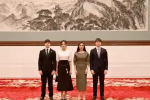 Mehriban Əliyeva qızı və nəvələri ilə Böyük Xalq Sarayında - Fotolar