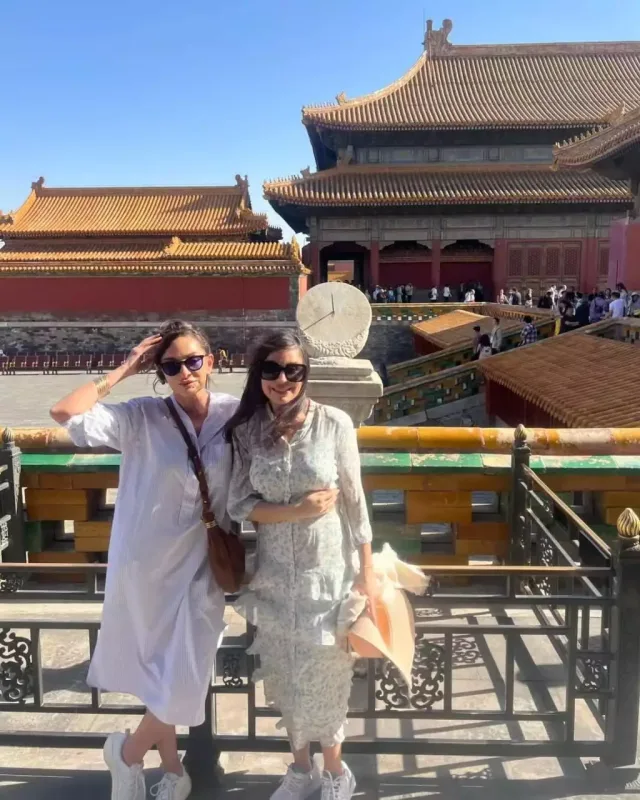 Mehriban xanımın qızı və nəvələri ilə Pekin gəzintisi...