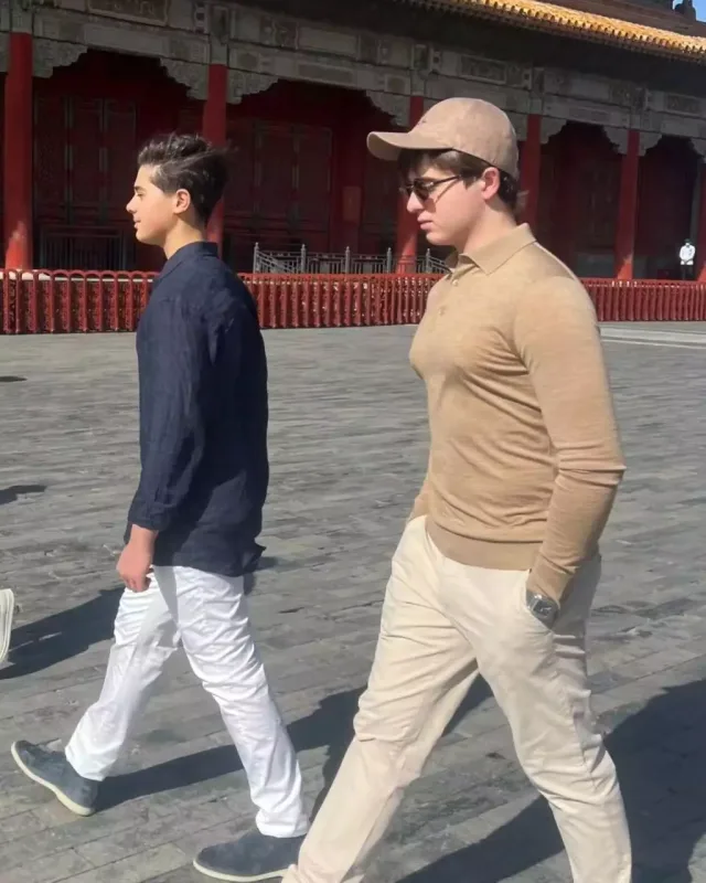 Mehriban xanımın qızı və nəvələri ilə Pekin gəzintisi...