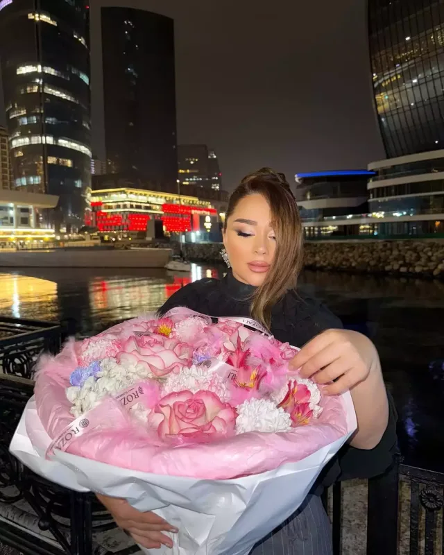 “Həddən artıq səmimiyyət insanı hörmətdən salır”