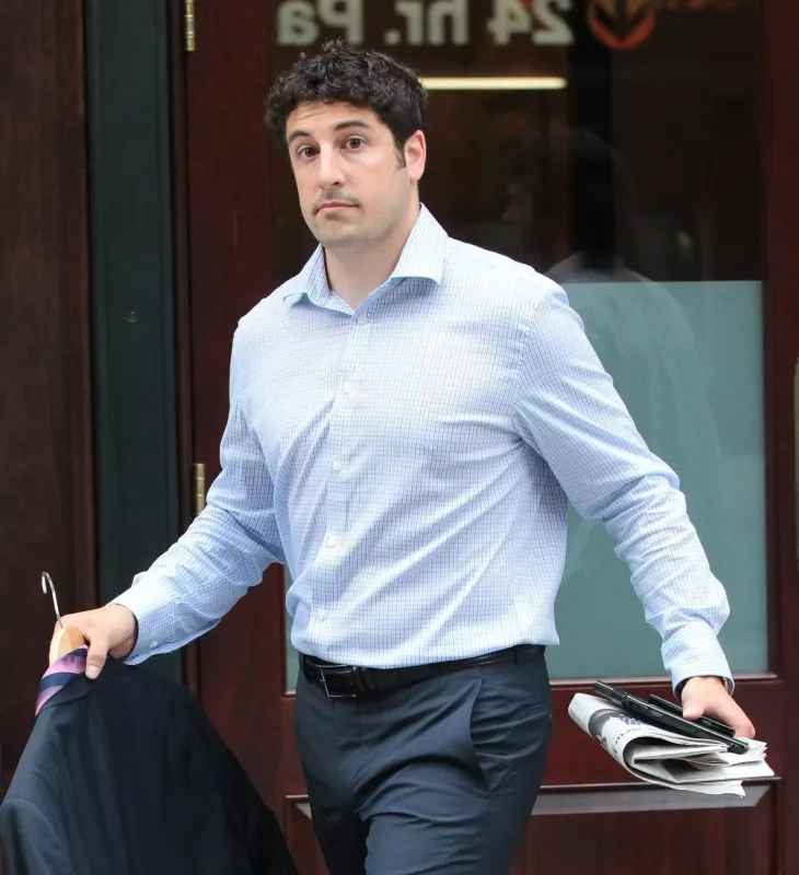 “Amerika piroqu”nun ulduzu bu halı ilə təəccübləndirdi - Foto