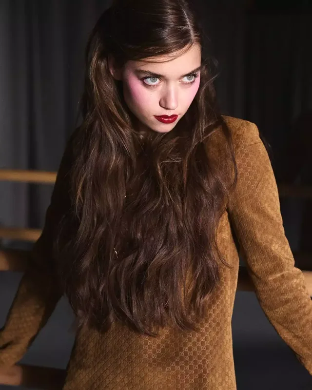 Afra 52 yaşlı məşqçiylə sevgilidir?