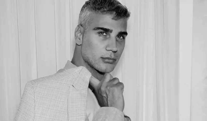 “Dilimin ucuna ağır sözlər gəlir”