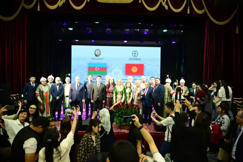 Bişkekdəki "Manas” Milli Teatrında Qədim Musiqi Alətləri Ansamblının konserti keçirilib