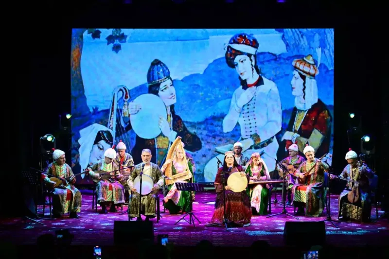 Bişkekdəki "Manas” Milli Teatrında Qədim Musiqi Alətləri Ansamblının konserti keçirilib