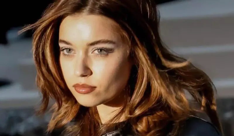 Afra eşq iddialarına qəzəbləndi