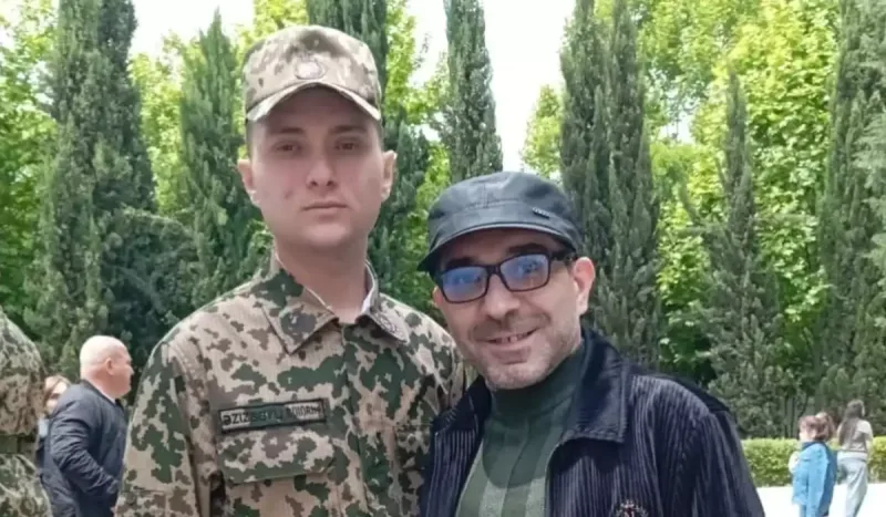 Nurlandan əsgərlikdə olan oğluna təbrik - Foto