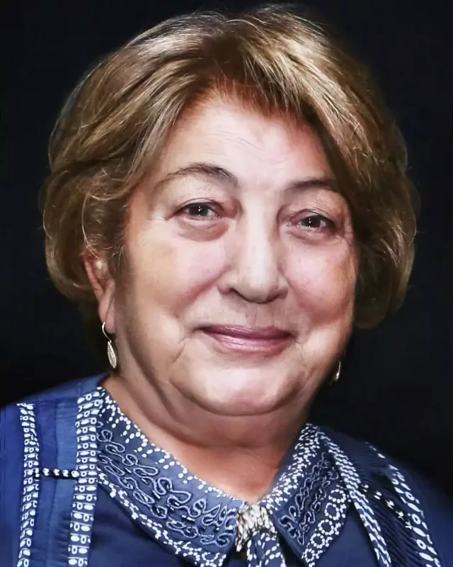 “Ananı itirmək içəridə yanan bir atəşdir”