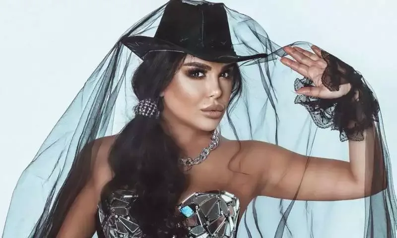 Günel onu təhqir edən izləyicisinin kimliyini açıqladı