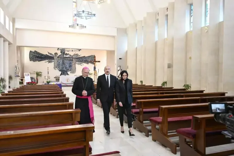 Prezidentlə xanımı Bakıdakı Müqəddəs Məryəm Ana kilsəsində - Fotolar