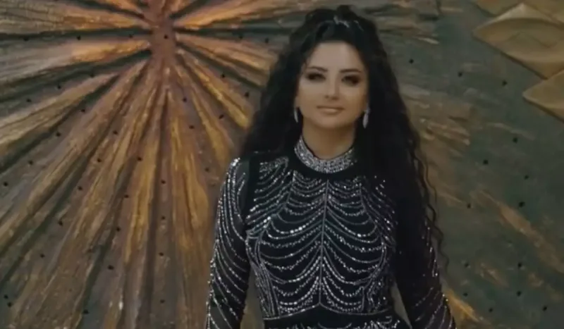 Xəyalə ad günündən video paylaşdı