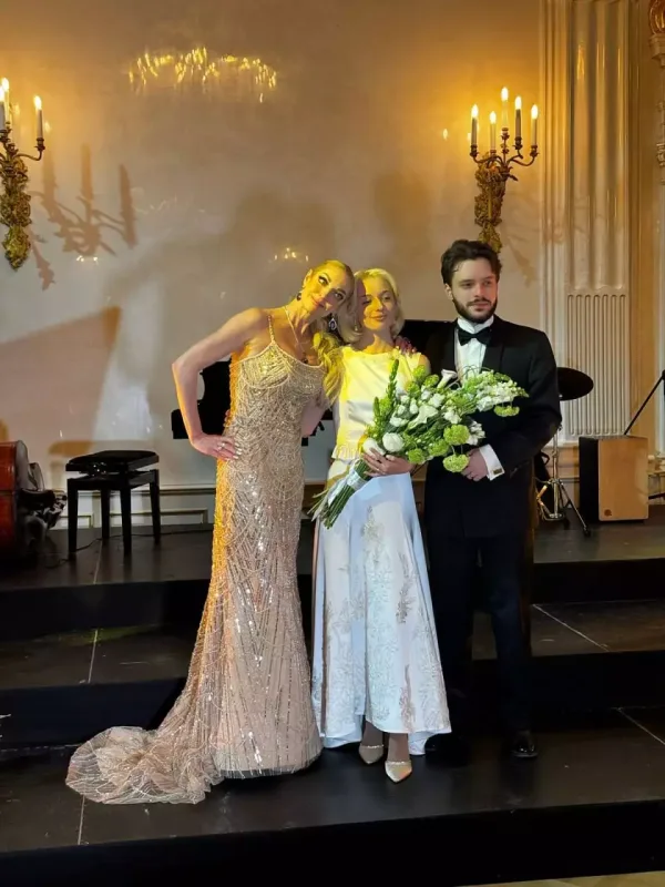 Əməkdar artistinin qızı ərə getdi - Fotolar