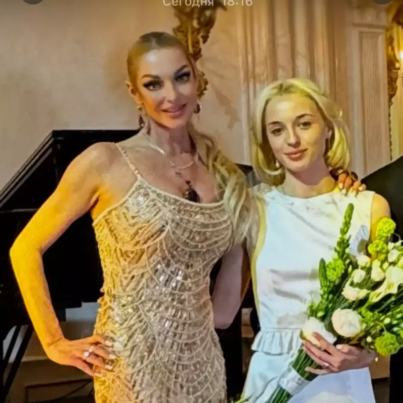 Əməkdar artistinin qızı ərə getdi - Fotolar