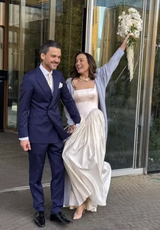 Gizlincə ikinci dəfə ərə getdi - Foto/Video