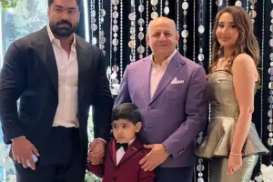 Oğluna və özünə məclis qurdu