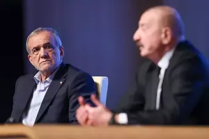 Pezeşkian Bakıda Şəhriyarın şeirini oxudu - Video