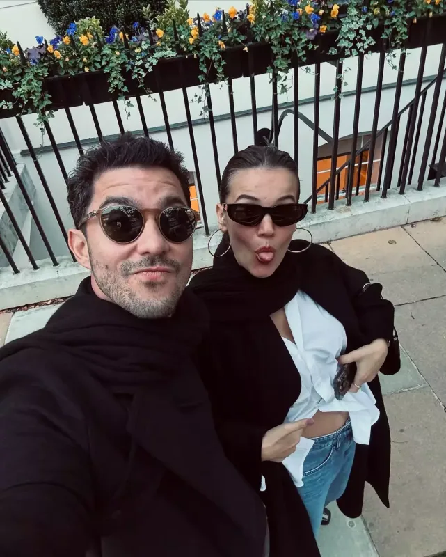 Kaan və Pınardan oğulları ilə ilk şəkil!