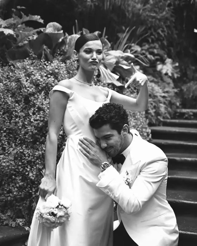 Kaan və Pınardan oğulları ilə ilk şəkil!