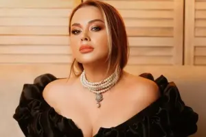 “500 manata görə tanımadığı adamları çağırıb ad günü edirlər”