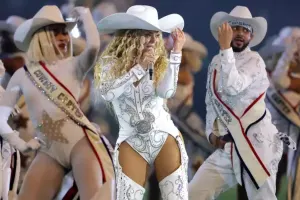 Beyons pul qazanmaq üçün bu yola əl atdı