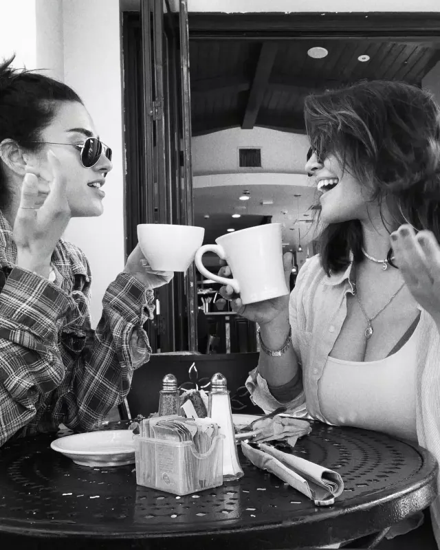 Van Dammın qızı və azərbaycanlı gəlini bir arada - Fotolar