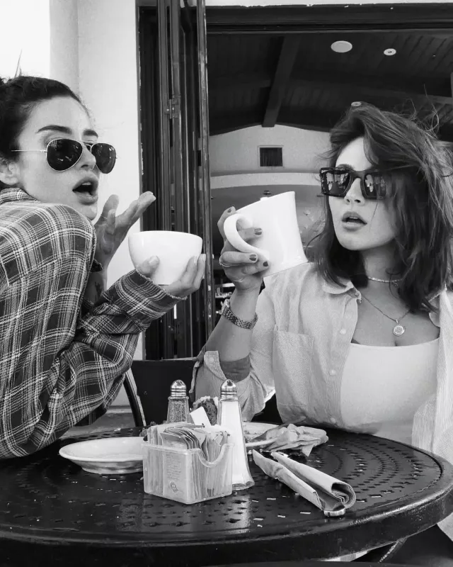 Van Dammın qızı və azərbaycanlı gəlini bir arada - Fotolar