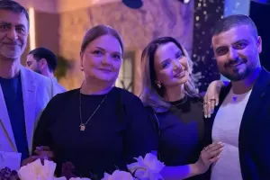 Aysel bunun üçün ailəsi ilə bir araya gəldi