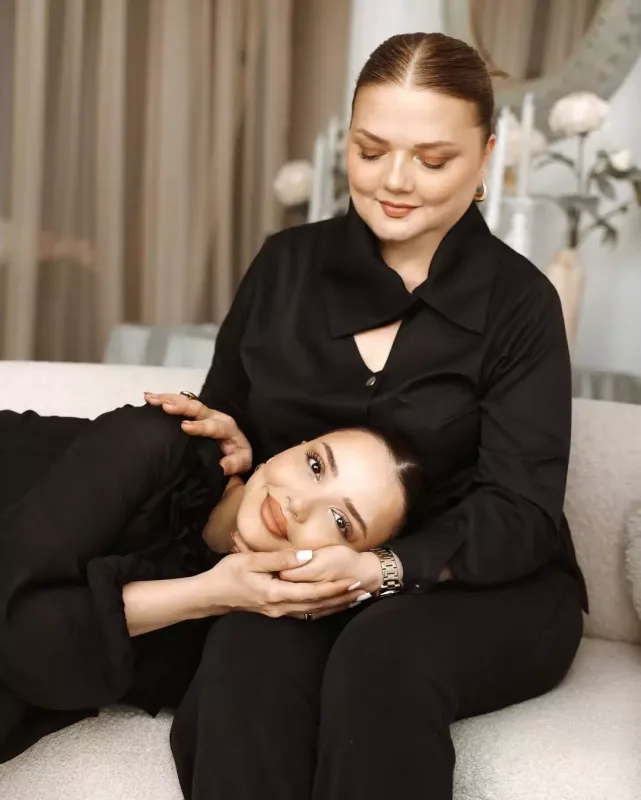 Aysel bunun üçün ailəsi ilə bir araya gəldi