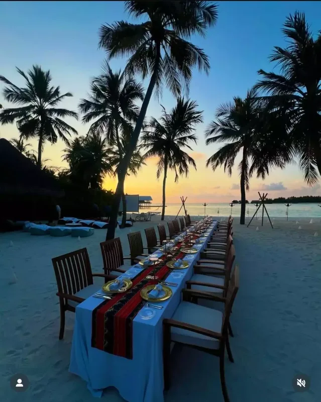 Naominin uşaqları və milyonçu “sevgilisi” ilə Maldiv tətili