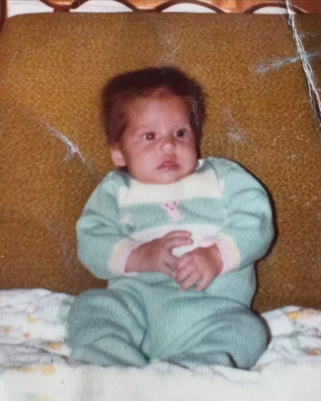 20 ildən sonra ilk dəfə ad gününü tək qeyd etdi - Fotolar