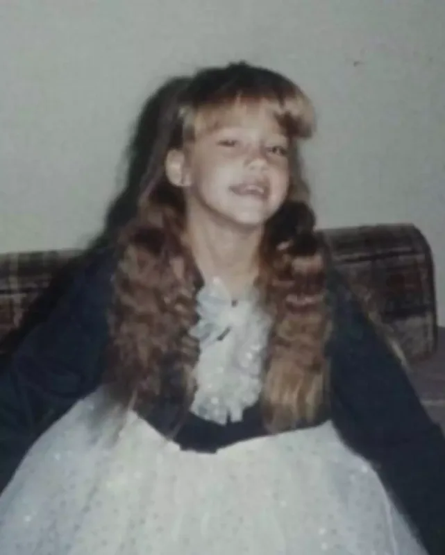 20 ildən sonra ilk dəfə ad gününü tək qeyd etdi - Fotolar