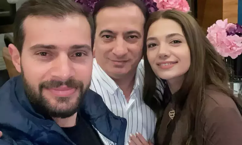 Xalq artisti kürəkənini təbrik etdi