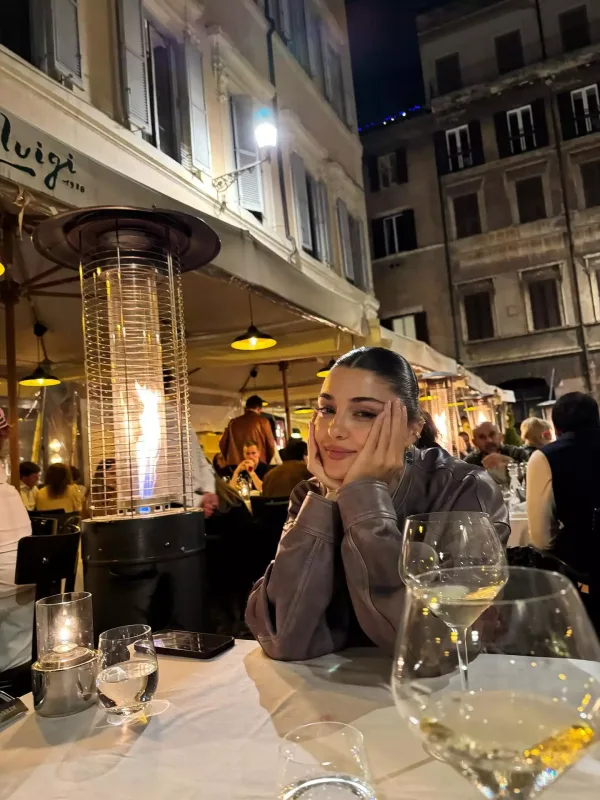 Roma-Paris qatarında romantik anlar...