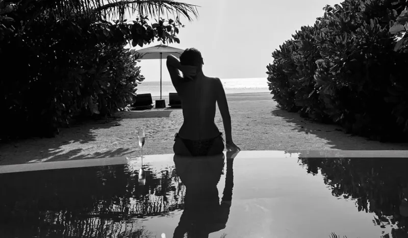 Hadisedən yarıçılpaq şəkil