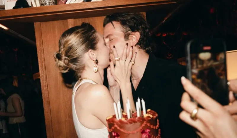 Cici Hadid 20 yaş böyük sevgilisi ilə