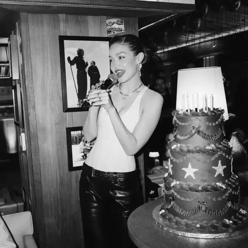 Cici Hadid 20 yaş böyük sevgilisi ilə