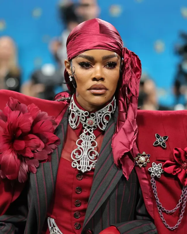 “Met Gala”dan maraqlı görüntülər... - Yenilənib